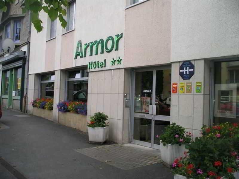 Brit Hotel L'Arrivee Guingamp Exterior photo